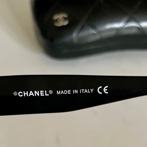 CHANEL Round/Oval Black and Pearl Pink Oversized Sunglasses with Case - Picture 4 of 7